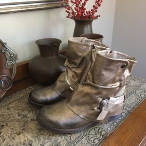 Corkys GLORY Metallic Gold Boots